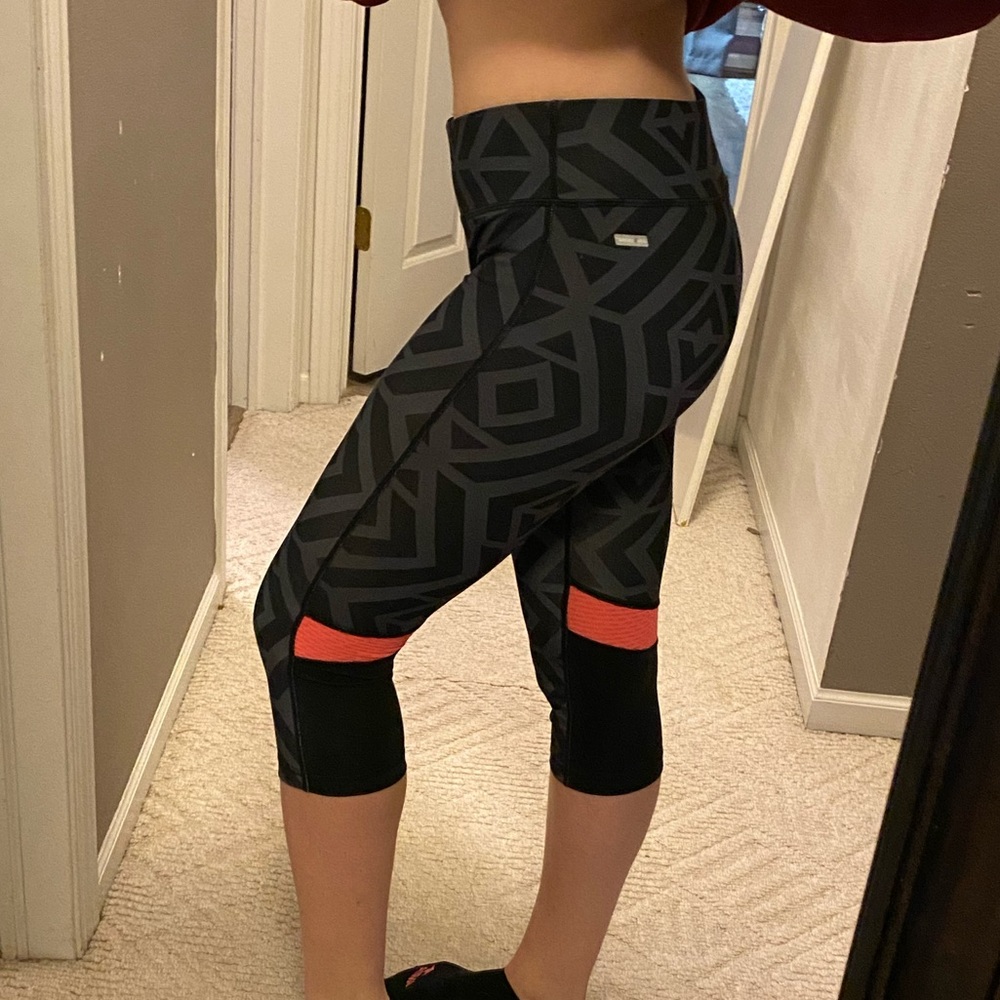 Danskin cropped leggings